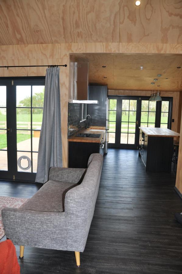Renagour Cottage - Farmstay With Hot Tub! Whanganui Exterior photo